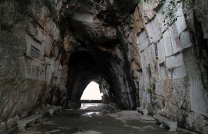 Through-cave in Crane Peak on Diecai.