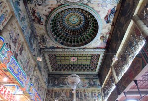 The ornate ceiling in the main hall of Kek Lok Si.