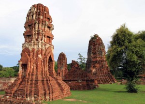 Ruins in Wat Maha That.
