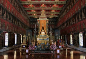 The Phra Buddha Sihing statue inside the Buddhaisawan Chapel.