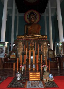 Buddha statue in the main temple of Wat Preah Prom Rath.