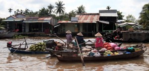 Women merchants in the Phong Dien floating market.