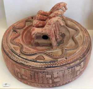 Pyxis with horse figurines on the lid (it looks like it was owned by a Paleo-Nazi).