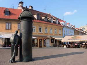 Statue located next to Vlaška Street.