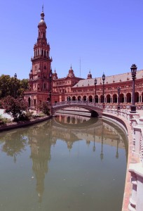 Looking at the north tower in the Plaza de España.