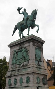 The equestrian statue of Grand Duke William II, located on Place Guillaume II.