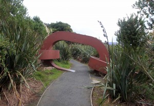 Te Puka - the anchorstone; a sculpture based on a Māori creation story where Stewart Island acts as an anchor for the South Island (there is a similar sculpture in Bluff at the end of the South Island).